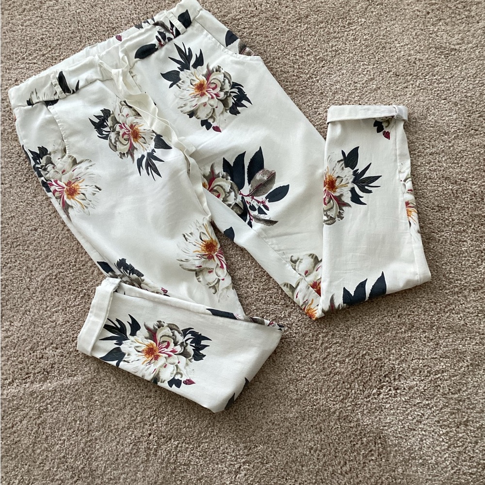 BRAND BAZAR FLORAL WHITE PANTS